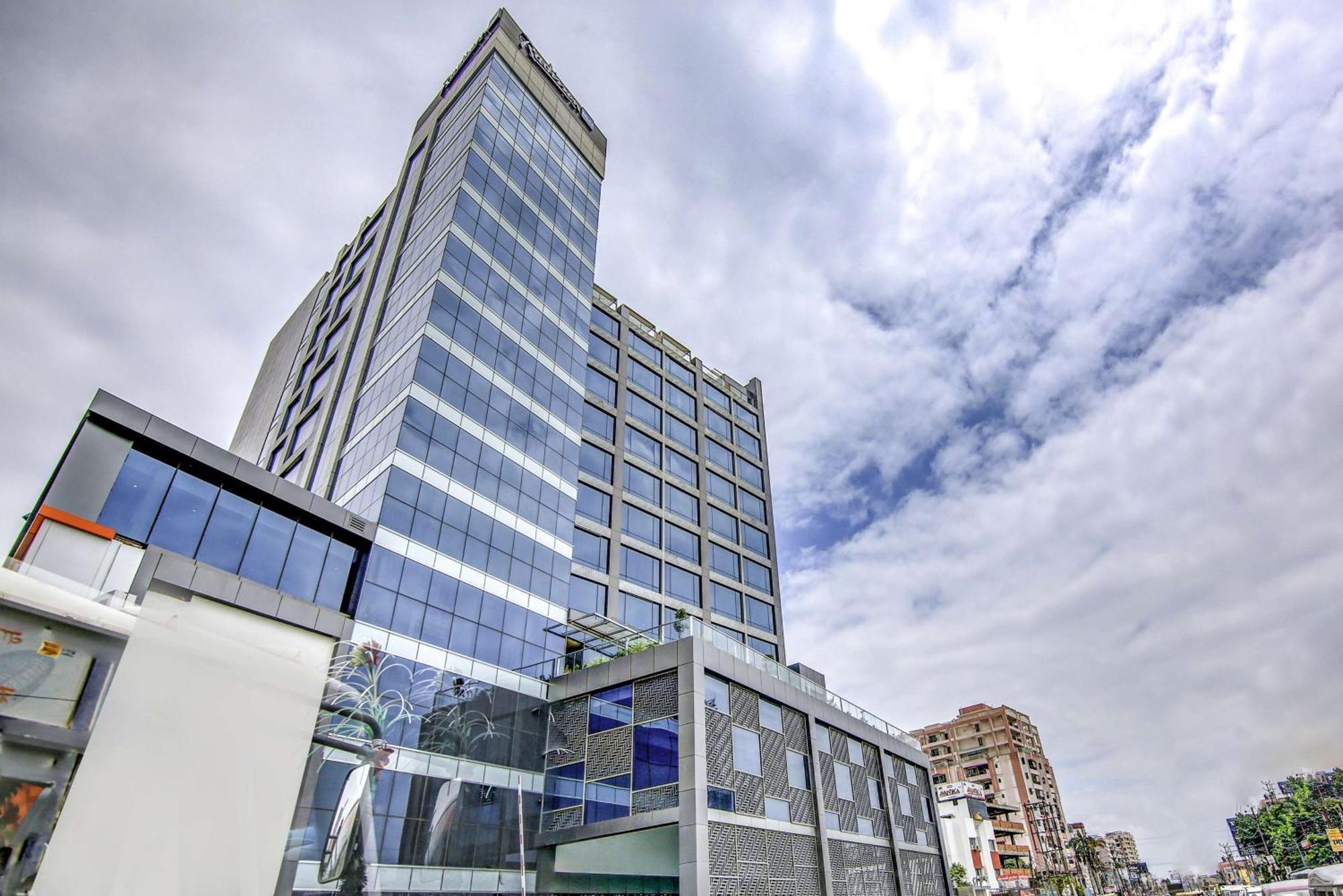 Готель Radisson Blu Горакхпур Екстер'єр фото